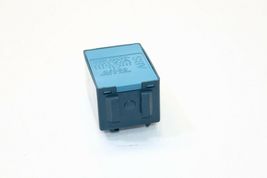 2004-2009 TOYOTA PRIUS REAR WIPER CONTROL MODULE P3018 image 3