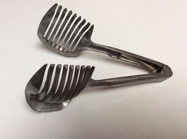 Vintage Aluminum Tongs Tomato Egg Vegetable Slicer Guide Grabber Tawian ... - £7.85 GBP