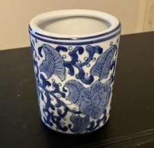 Vintage Blue&amp;White Glazed Porcelain Floral Patterns Painted Brush Holder Pot - £36.62 GBP