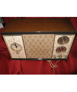 Dial AS IS Vintage Ge AM FM Clock Alarm TUBE radio C-525B wood grain pla... - $1,108.16 MXN
