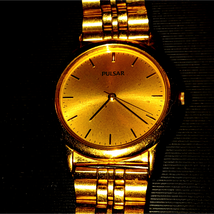 Vintage gold pulsar men&#39;s quartz watch~excellent condition - £58.40 GBP