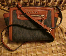 Michael Kors Bag Jet Set Signature Mini Selma Crossbody New - $198.00