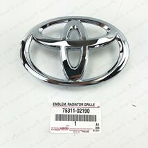 GENUINE TOYOTA 13-19 YARIS NSP15 NCP15 RADIATOR GRILLE  EMBLEM 75311-02190 - $31.33