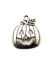 10 Silver 18x16mm Carved Jack O Lantern Pumpkin Halloween Bead Charms Pendants - £4.00 GBP