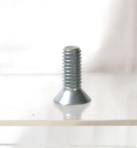 119-0036: CAT 5/16&quot;-18 x 7/8&quot; Countersunk Flat Head Hexalobular Screw #179 - $124.81 MXN