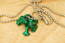Costume Jewelry Weighted Green Aluminum Metal Frog Pendant Necklace 18&quot; - $14.84