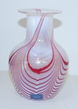 STUNNING LARSON ART GLASS PINK &amp; WHITE PULLED FEATHER 5 5/8&quot; VASE WITH L... - $74.53 CAD