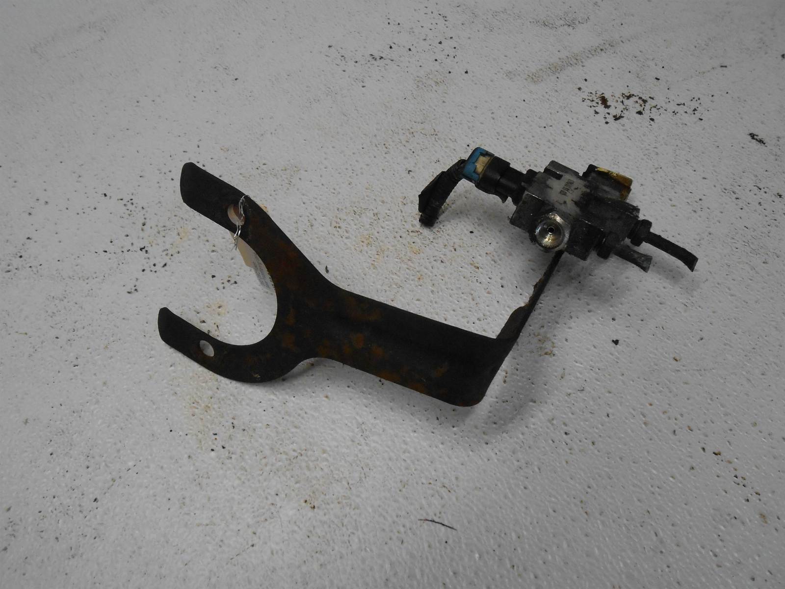 2004 GMC Yukon Brake Proportioning Valve - $124.99