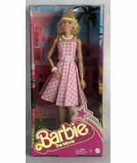 Barbie: The Movie Collectible Doll Margot Robbie Pink Gingham Dress, New - $360.27 MXN