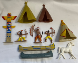 RARE NATIVE AMERICANS Play Set Figures Indians Totum Pole Teepee Canoe - $183.03 MXN