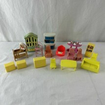 VINTAGE Dollhouse Furniture LOT Bedroom Kitchen Living Room 17 PCS Mixed... - $34.64