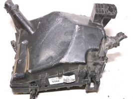 2018..18  HYUNDAI  ELANTRA GT  / ENGINE BAY/  FUSE/RELAY/BOX image 5
