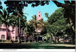 Royal Hawaiian Hotel in Waikiki Hawaii Postcard Posted 1984 - £7.72 GBP