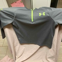 Under Armor Kids Pull-Over Size S - $15.84