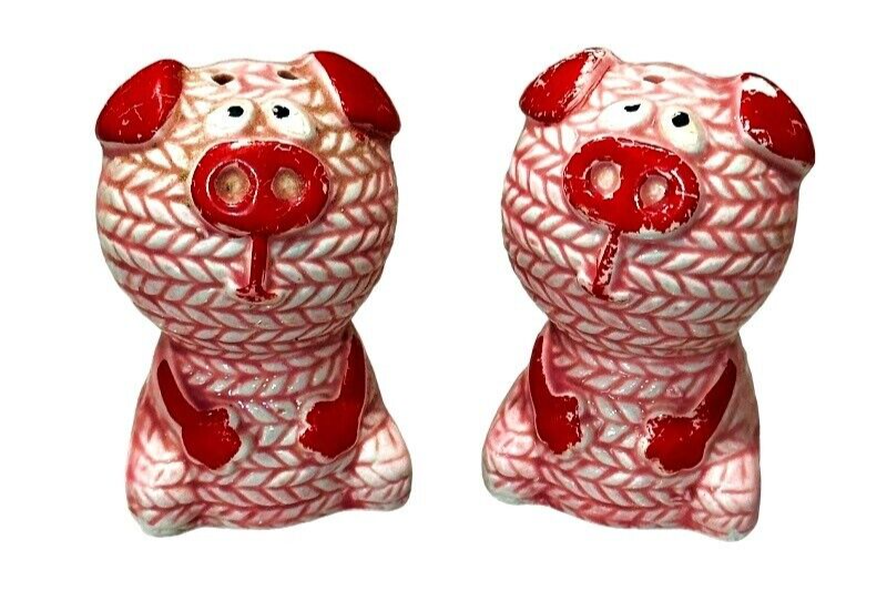 Primary image for Pig Salt and Pepper Shakers Pink and Red JAPAN Knitted Pattern 3 Inch Vintage