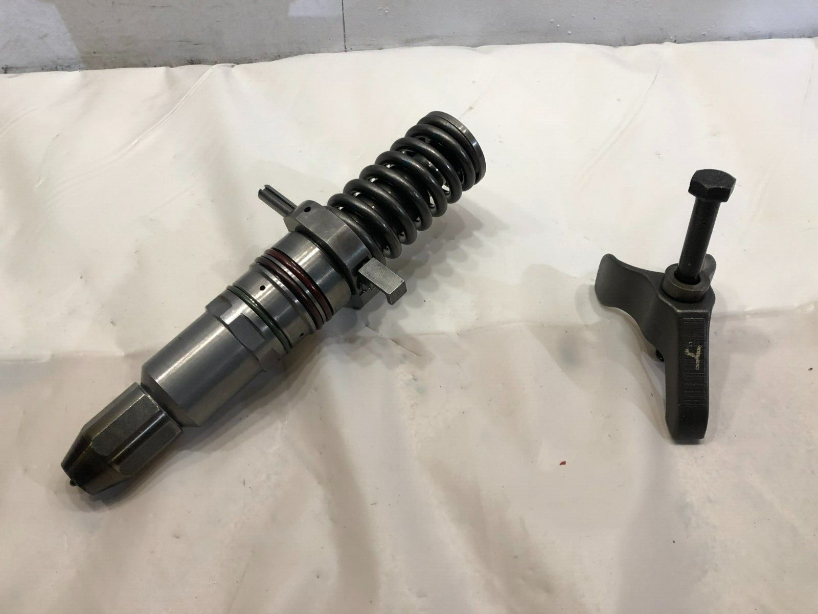 Caterpillar CAT 3508 3512 3516 Diesel Fuel Injector Cylinder #4 With Hol... - $934.65