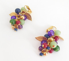 Vintage Avon Dangling Grape Cluster Clip On Earrings Designer Signed Purple Jade - £11.92 GBP