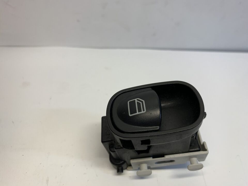 03-09 MERCEDES W209 CLK-CLASS REAR LEFT OR RIGHT WINDOW SWITCH 209820351... - $12.86