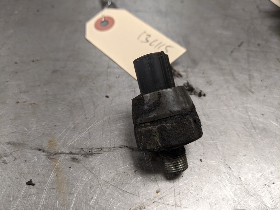 Engine Oil Pressure Sensor For 04-05 Infiniti FX35  3.5 - $20.74