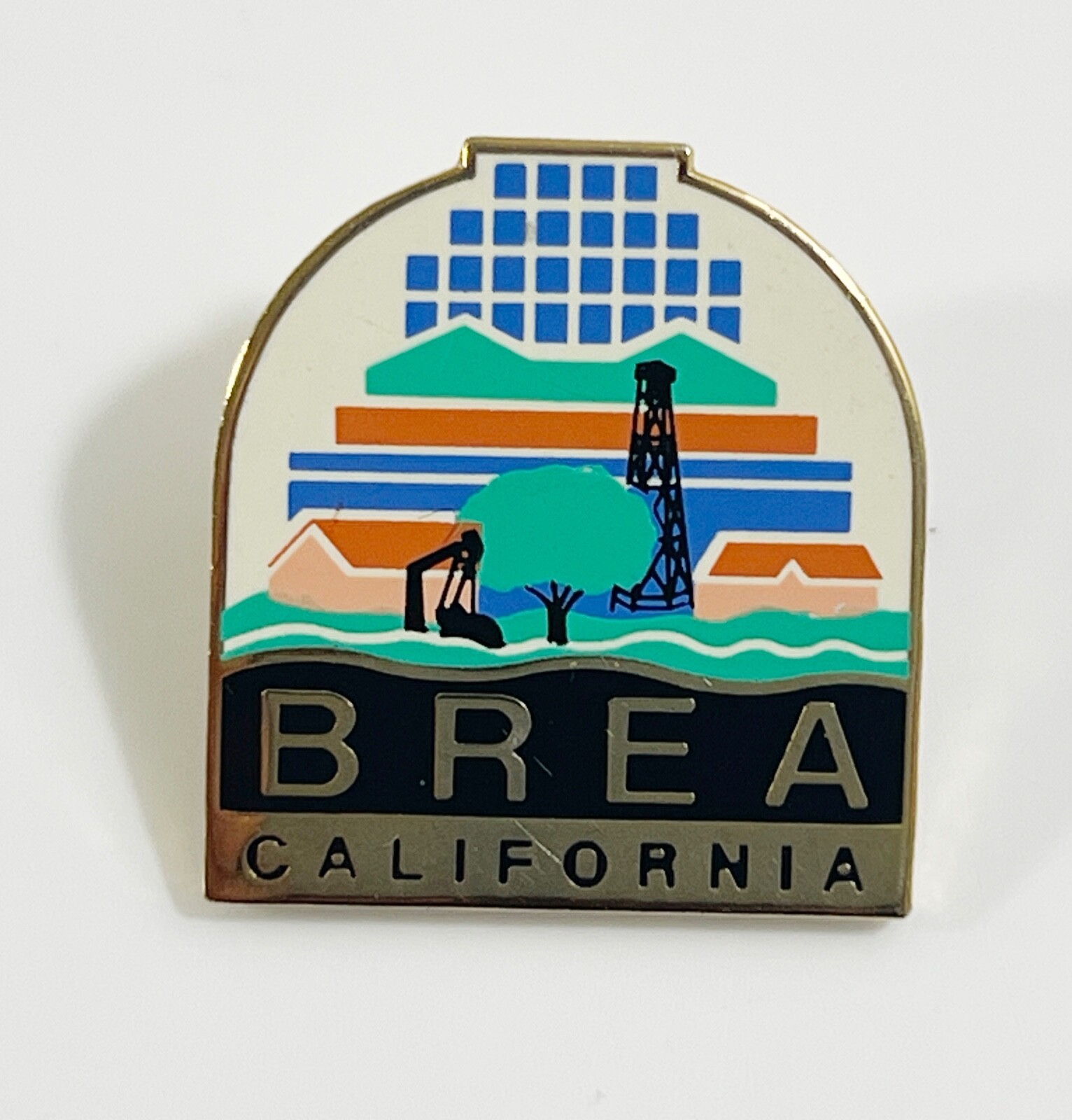Vintage Brea California Lapel Pin - $9.89