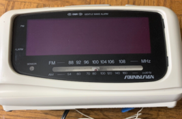 Soundeisgn 3676WHT AM/FM Digital Alarm Clock - $59.28