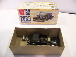 Vintage Amt 1932 Ford Roadster 1/25 Scale Model Box & Parts - $54.98