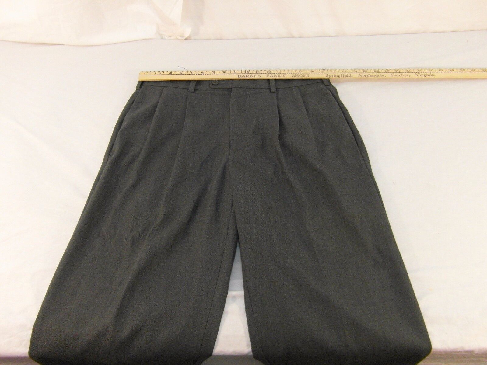 Adult Men&#39;s Perry Ellis Polyester Rayon Pleated Gray Dress Work Pants 30987 - $15.78