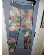 Reebok Performance Leggings Gray Tough Like A Girl Design Size M Girl&#39;s EUC - $22.80