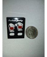 Snoopy Love Heart Earrings Post - $244.32 MXN
