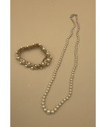 Vintage 10K White Gold Clasp Pearl Strand Necklace &amp; Trifari Pearl bracelet - $3,451.36 MXN