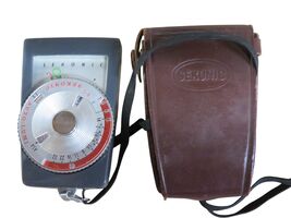 Sekonic Auto-Lumi 86 Vintage Analog Handheld Light Meter w/ Case - $9.85