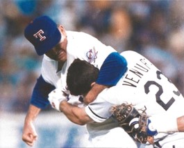 Nolan Ryan & Robin Ventura Fight 8X10 Photo Texas Rangers Picture Mlb Baseball - £3.88 GBP