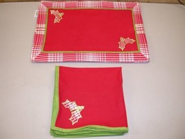 Red With Plaid &amp; Green Trim 4 Placemats And 4 Napkins Home - £23.96 GBP