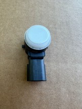 New 52019546  Bumper Parking Sensor PDC White Parking AID Sensor - $355.52 MXN