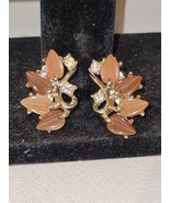 Vtg beige &amp; brown thermoset aurora borelis Rhinestone Clip Earrings - £11.76 GBP