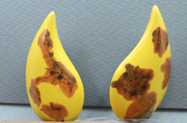 VTG Canary w Gold Accented Ceramic Earrings Bold Abstract Teardrop Classic 80s - $7.29