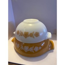 Pyrex 444 4 Qt 443 2 1/2 qt Bowls Butterfly Daisy Cinderella Handles Gold Yellow - £30.09 GBP