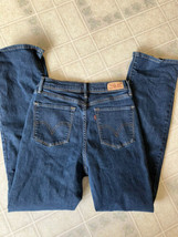 Levi&#39;s Strauss Blue Classic Perfectly Slimming 512 Jeans Size 6 Boot cut - $27.69