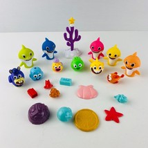 Pinkfong Baby Shark Family Members &amp; Friends Finger Puppets &amp; Toys Lot Kids - £30.00 GBP