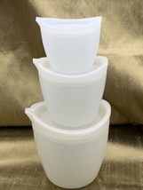 Set of Pampered Chef Silicone Prep Bowls Nesting Measuring Cups w/Lids 1,2,3 Cup - £18.64 GBP