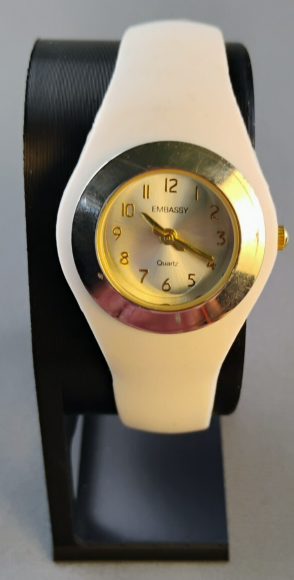 Embassy Silver Tone 30mm Women’s Watch White Silicone Band New Battery Q... - £8.05 GBP