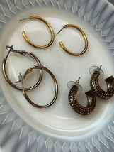 Lot of Thin Tubular Gold or Silvertone &amp; Antique Goldtone Textured Wide HOOP Ear - £10.22 GBP