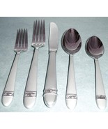 Lenox Innocence Frosted 5 Piece Place Setting 18/10 Stainless Flatware New - $653.33 MXN