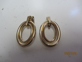 Vintage Trifari Gold Tone Oval Hoops Dangle Clip On Earrings - $9.99