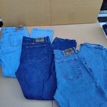 Wrangler Jeans 3 PAIRS Mens 34x32 Blue Denim 100% Cotton Regular Fit 5-P... - $36.98