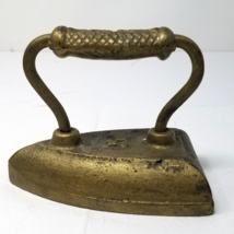 Cast Iron Sad Flat Iron #5 Textured Handle Painted Gold Antique Decor - $18.95