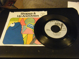 Sesame Street Shapes &amp; Up and Down (One of These Things/Up and Down) Record - £5.43 GBP
