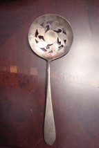 WM Rogers Original Rogers Round RELISH SPOON 7.5&quot; x 2.75&quot; Pierced[8] - £19.75 GBP