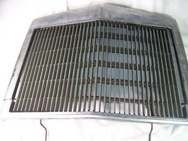 Factory OEM Ford Grill Grille D7VB-8150-AA 1977-79 Lincoln Continental Town Car - $89.09