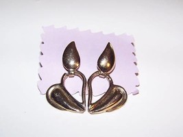 Hearts Earrings gold colored metal pierced posts  - £3.18 GBP